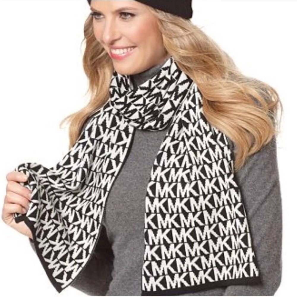 MICHAEL KORS Logo Scarf in Black‎ & White